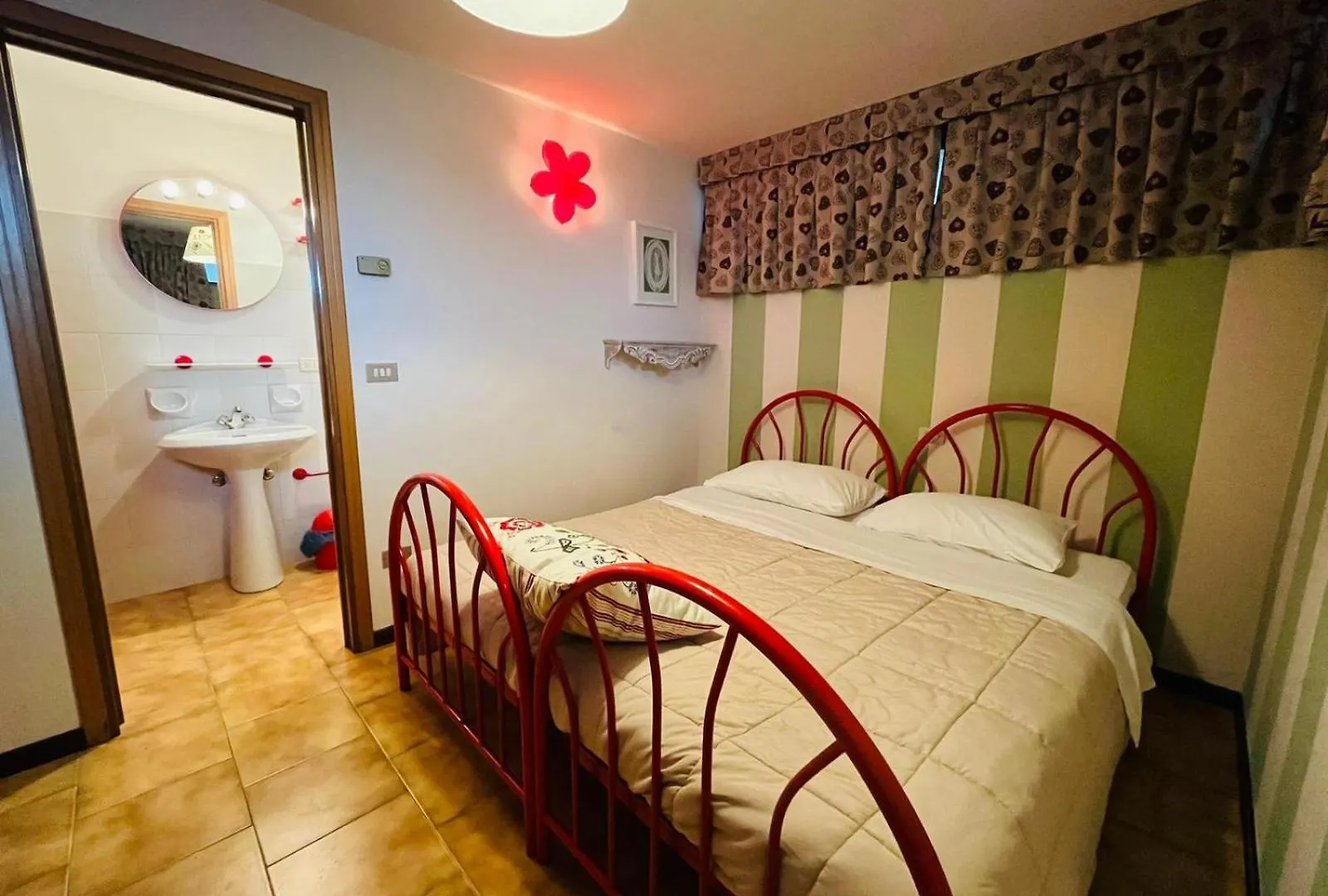 San Luigi - Rooms & Apartments Campodolcino Bed & Breakfast