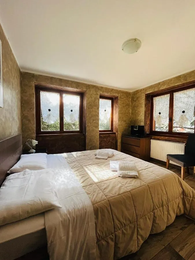 San Luigi - Rooms & Apartments Campodolcino Bed & Breakfast